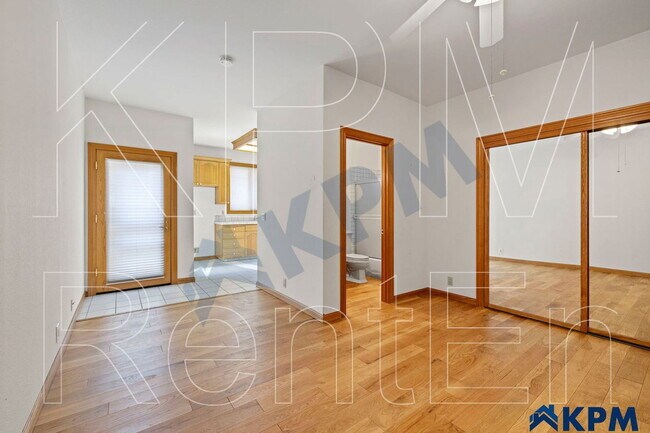 Building Photo - 3453 Lakemist Cir