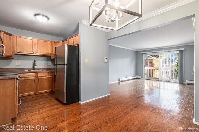 Building Photo - 2420 Parmenter Blvd