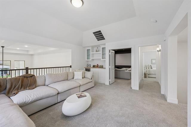 Building Photo - 3870 Verona St