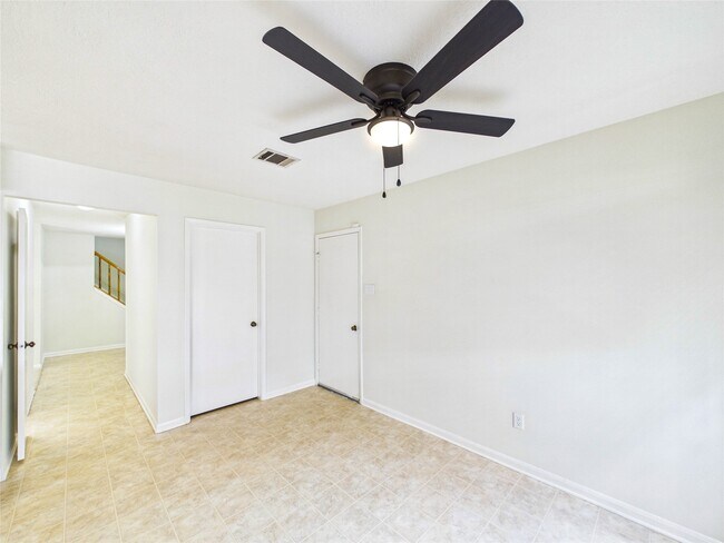 Building Photo - 814 Lochnell Dr