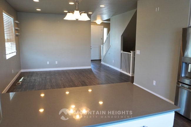 Building Photo - 3977 W Penstemon Wy