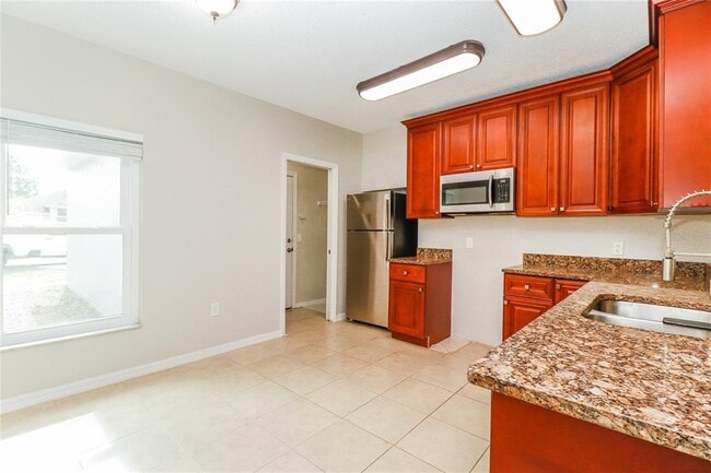 Building Photo - 611 Maricopa Dr