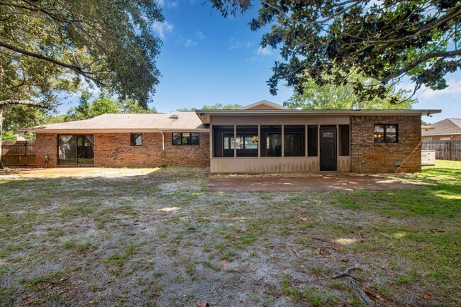 Building Photo - 6 Muskogee Ln