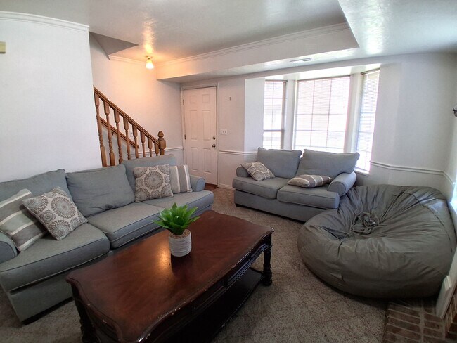 Building Photo - 565 N 300 E