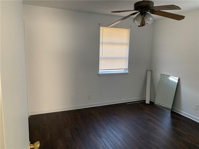 Building Photo - 126 Yorktown Dr
