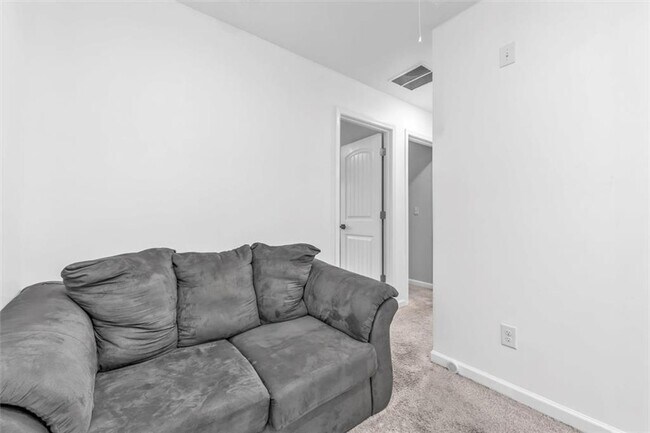 Building Photo - 5668 Union Pointe Dr