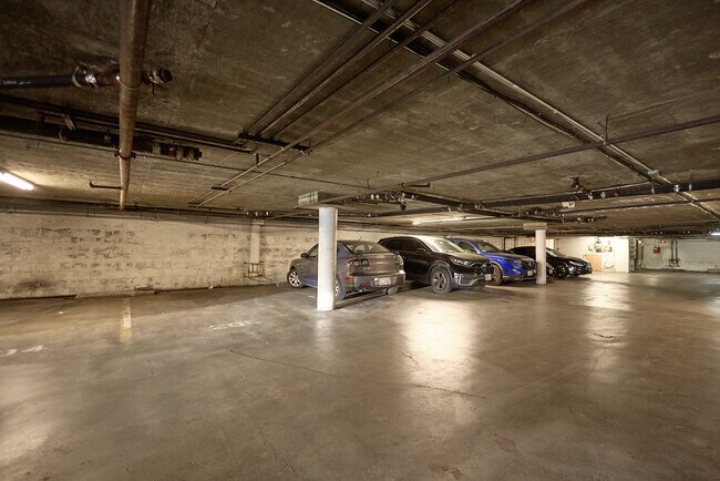 Building Photo - 943 Elden Ave