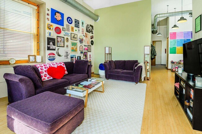 Building Photo - 213 N Walnut St