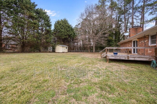 Building Photo - 2616 Redbud Dr