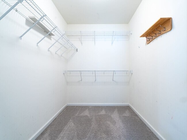 Building Photo - Serenity Meets Everyday Convenience!