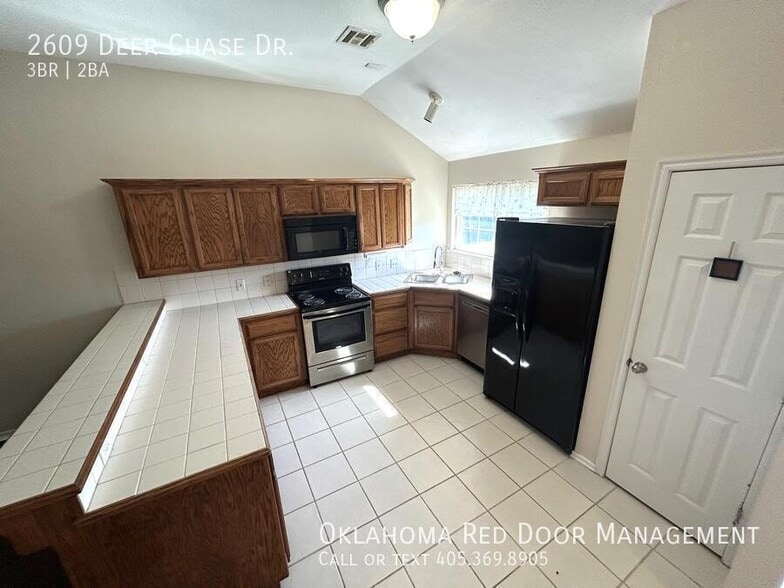 Building Photo - 2609 Deer Chase Dr