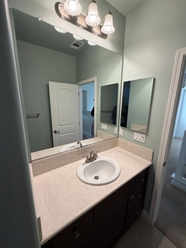 Building Photo - Beautiful home for rent in Atascadero