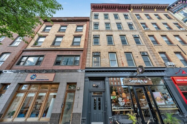 Building Photo - 110 Washington St