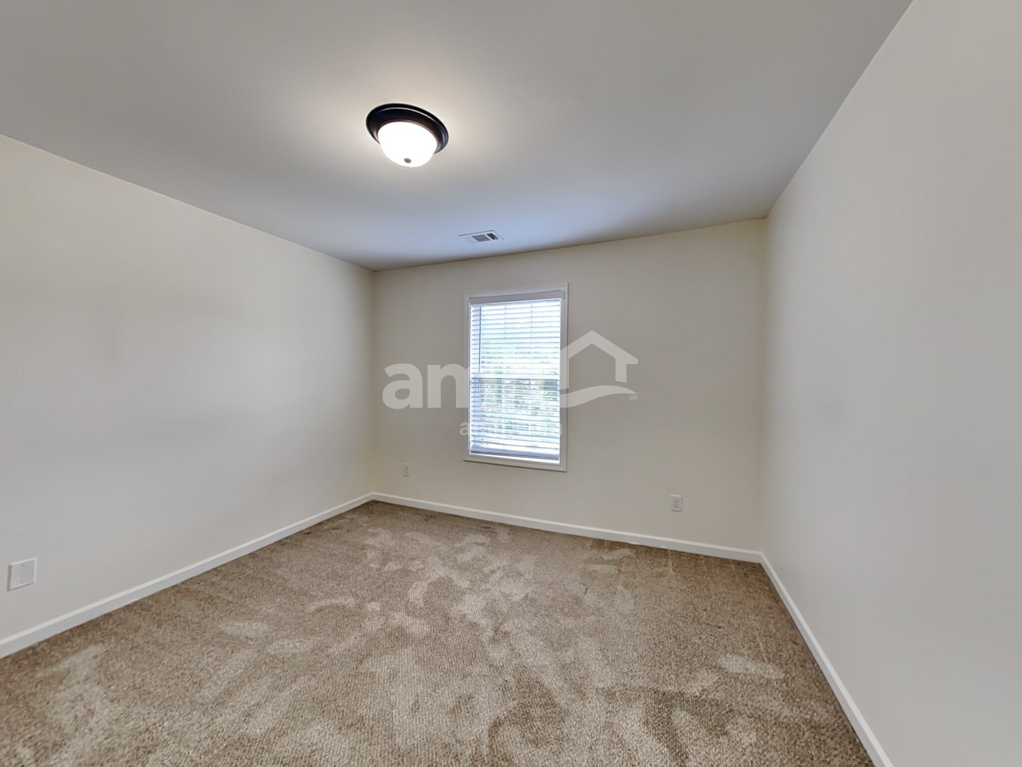 Building Photo - 6260 Cove Creek Dr