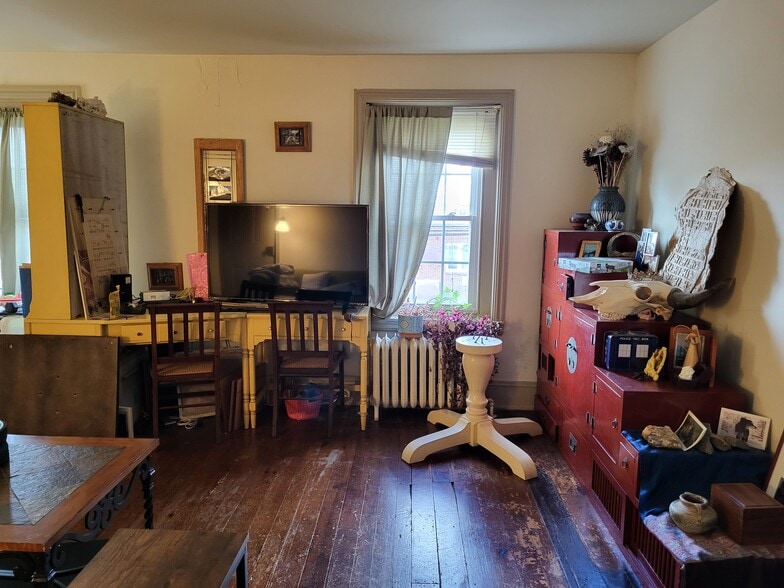 Building Photo - 411 E Montgomery Ave