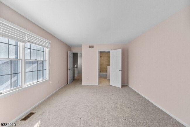 Building Photo - 7 N Stone Edge Rd