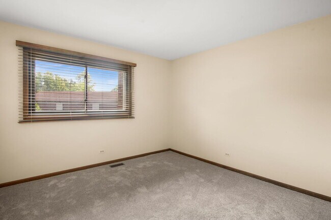 Building Photo - 418 Heine Ave