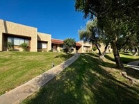 Building Photo - AVAILABLE NOW! BEAUTIFUL 2 Bedroom / 2 Bat...