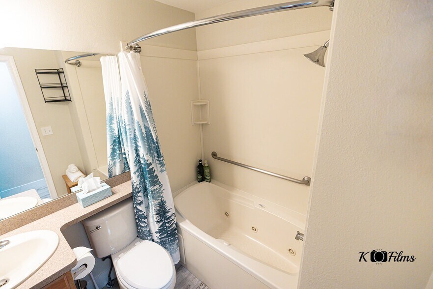 Building Photo - 360 Galaxy Ln