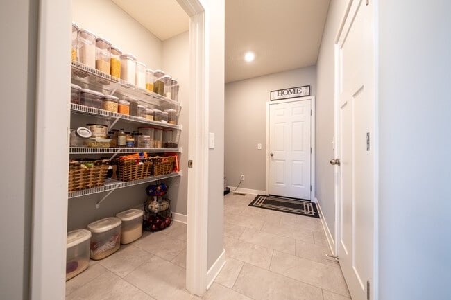 Building Photo - 8380 Abercrombie Ln