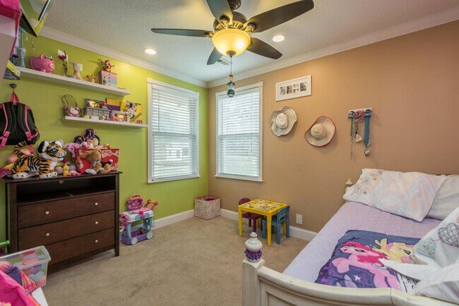 Building Photo - Knoxville 37918 - 2 Bedroom, 1 Bath, Ranch in Fountain City - Call or text Ryan Fogarty (865) 333...