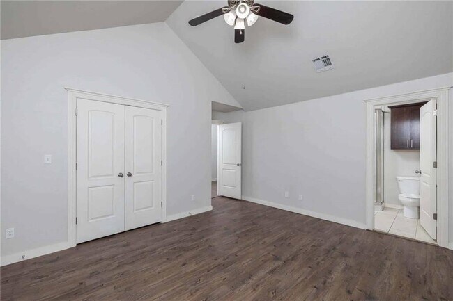Building Photo - 438 S Sang Ave