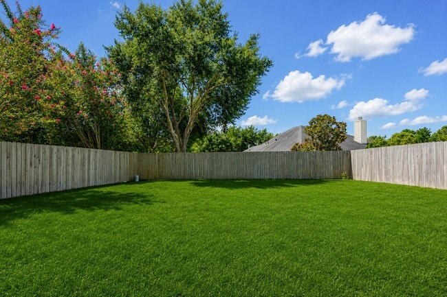 Building Photo - 26603 Summerbend Hollow Ln