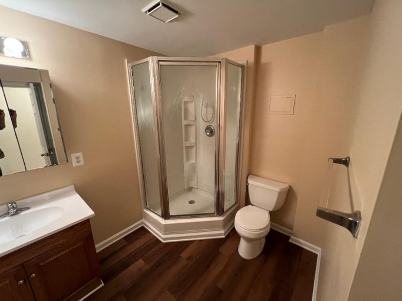 Building Photo - 4525 Greenfield Dr