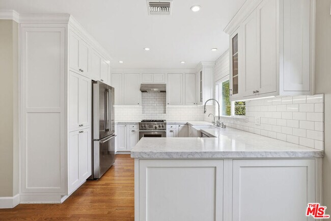 Building Photo - 11370 Matteson Ave