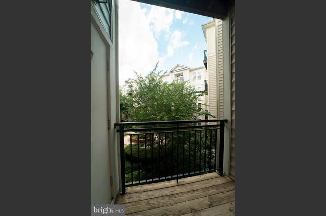 Balcony - 2665 Prosperity Ave