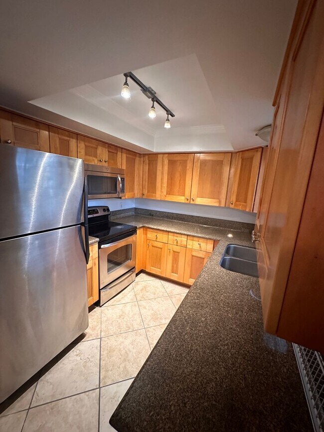 Building Photo - 3008 5th St