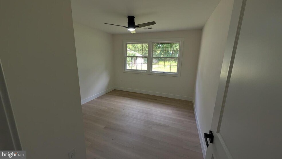 Building Photo - 555 Bilper Ave