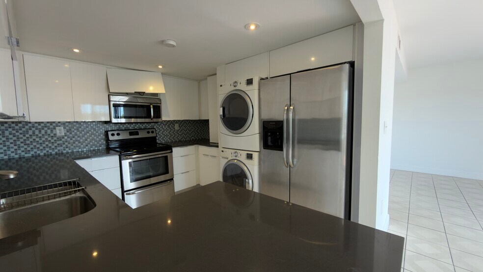 Building Photo - 341 NW 109th Ave