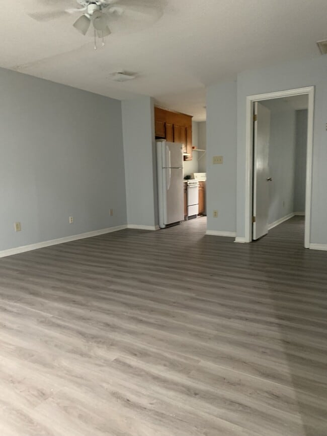 Primary Photo - 123 Pearl Cir