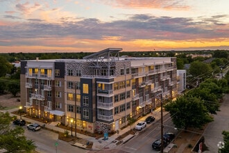 Building Photo - Bishop Central