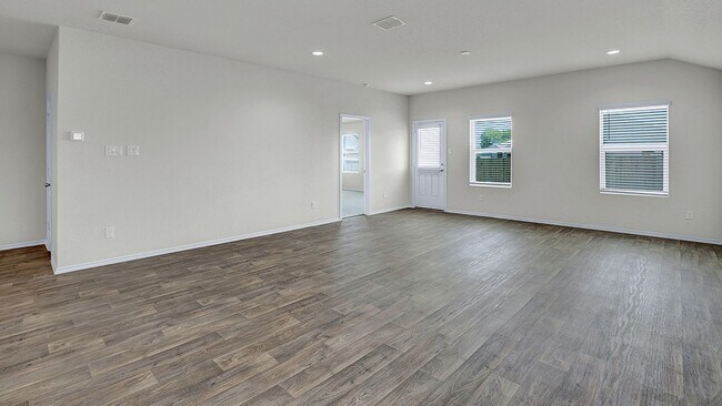 Building Photo - 4 BR / 2 BA - 2032 SF in Seguin - Arroyo Ranch!