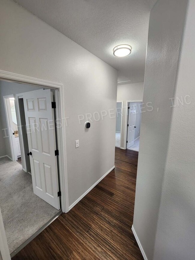 Building Photo - Super Cute 3+ Bd 2ba Ranch Style Home With...