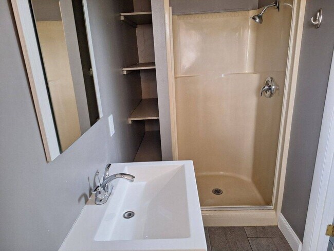 Building Photo - 1084 Nease Dr