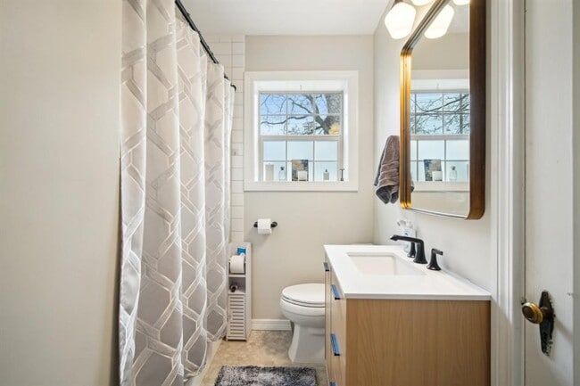 Building Photo - 801 Bishop St