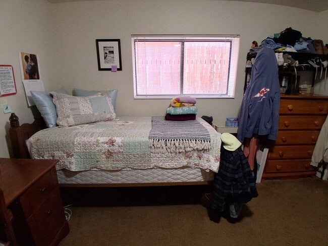 Building Photo - 243 E 400 N