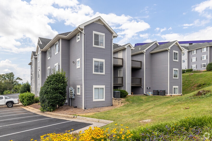 Building Photo - The Hills Northview Apartments