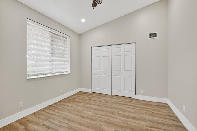 Building Photo - 851 NW 42nd Pl