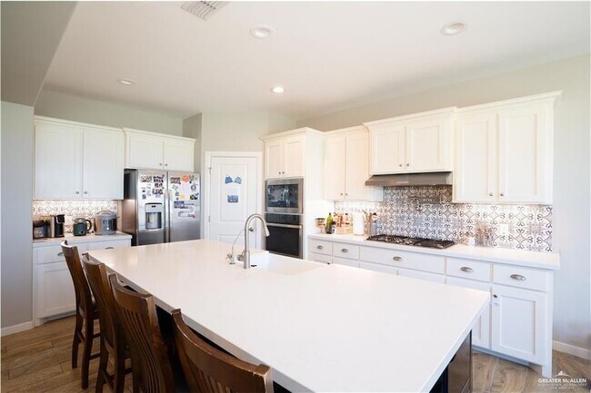 Building Photo - 4600 Choke Canyon Dr