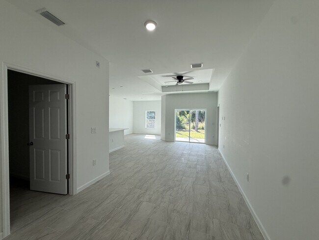 Building Photo - 4732 Prime Terrace