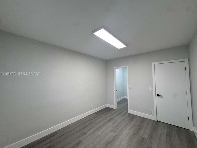 Building Photo - 455 Golden Isles Dr