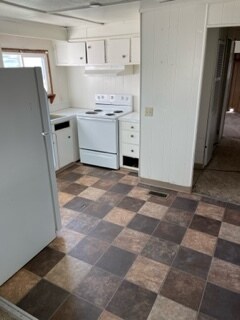 Building Photo - 870 Eden Dr