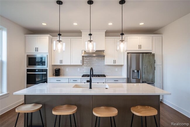 Building Photo - 5556 Hobart Ct