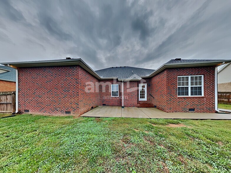 Building Photo - 519 Agate Dr