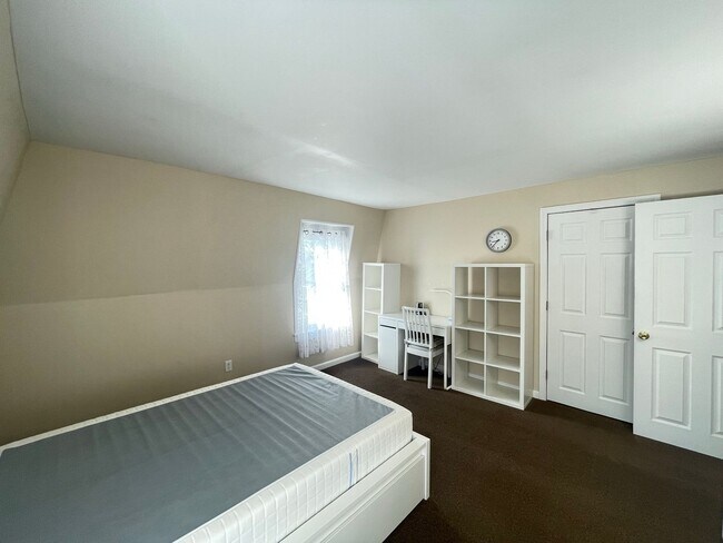 Building Photo - 60 Broadway