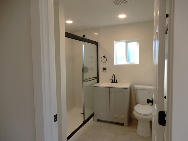 Building Photo - REDUCED!!!